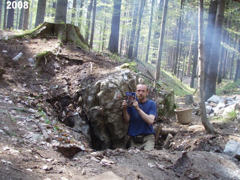 Jeskyně Poustevníkova Děravka v roce 2008.