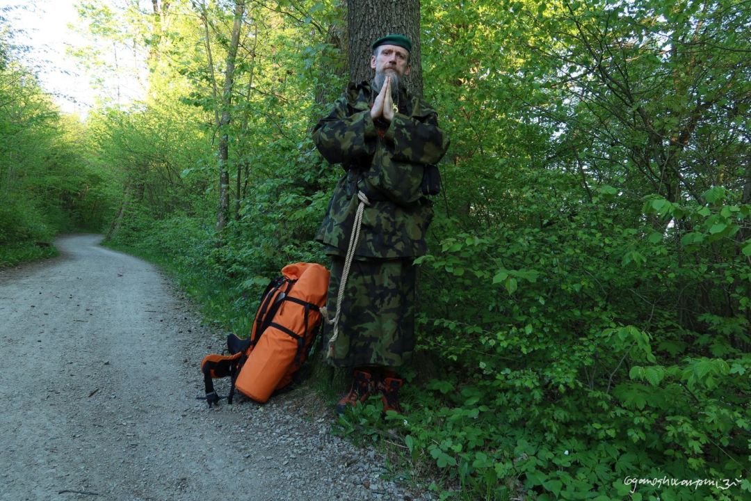 Na Hádské plošině cestou na Doupě.