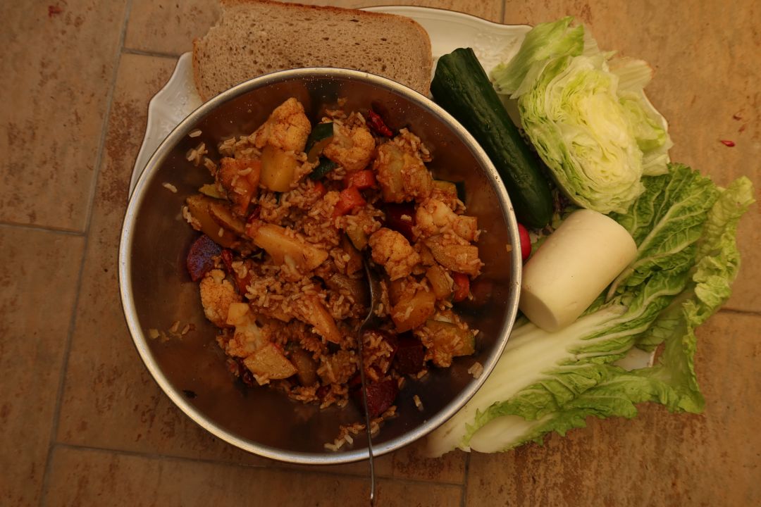 Takhle vypadala má dnešní večeře a jediné denní jídlo.