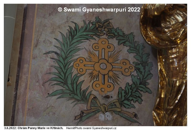 Konsekrační kříž v chrámu Panny Marie.