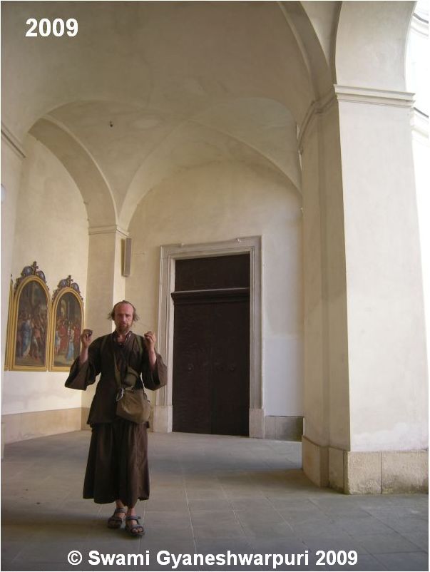 Virgulování v ambitu. Moc mi to už nefungovalo, takže jsem nic nezaměřil (2009)