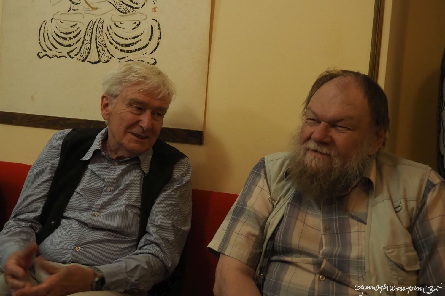 Profesor Josef Unger v družném rozhovoru s docentem Martinem Olivou (2023).