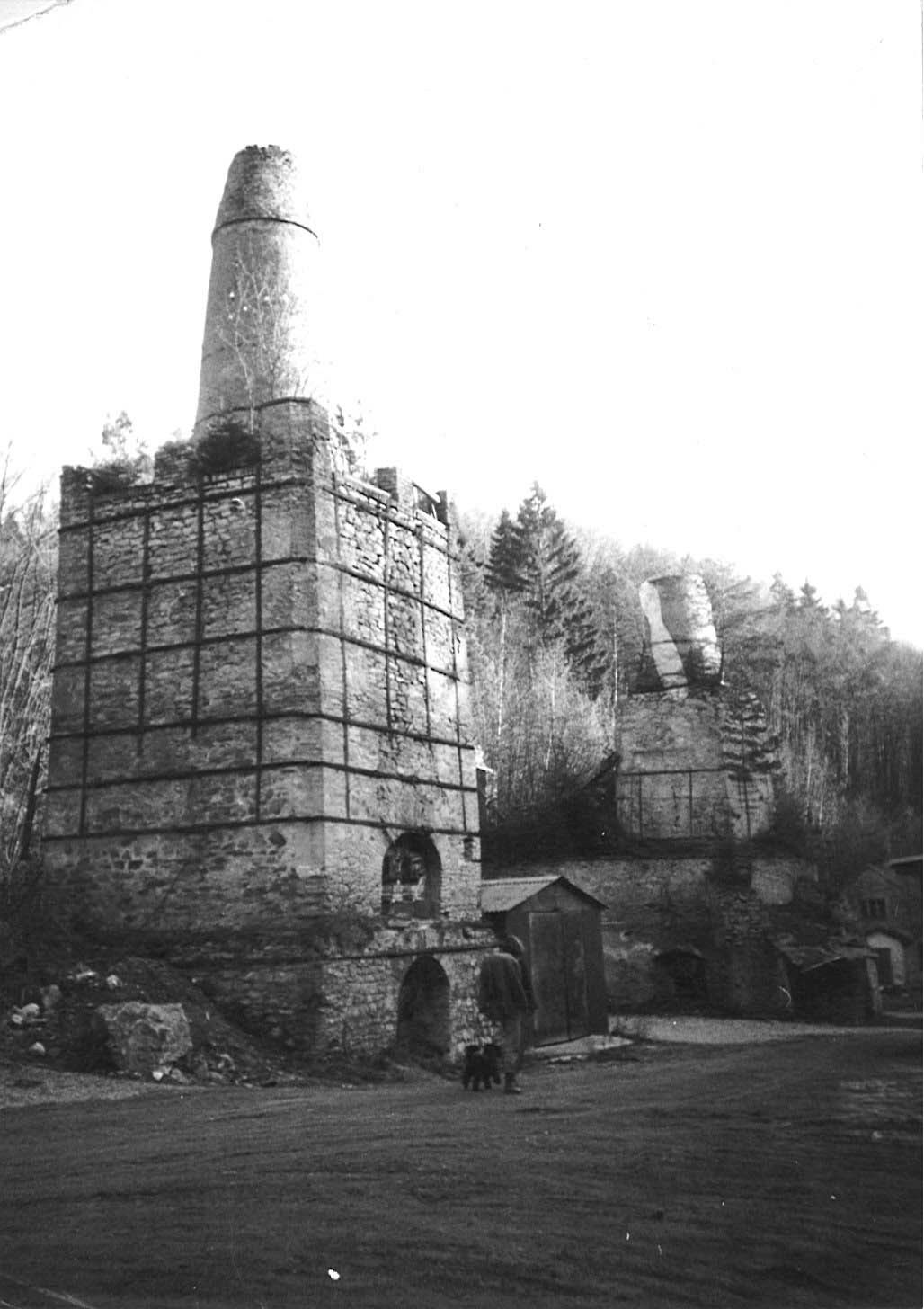 Lom Skalka, pece krátce před odstraněním, 90. leta 20. století. 