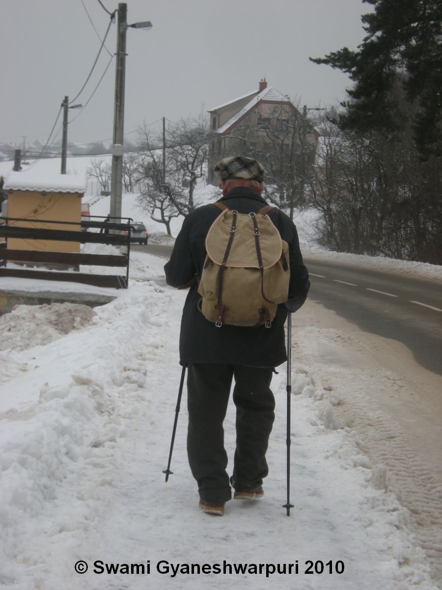 Jan Hynšt se svým pověstným batůžkem (2010). 