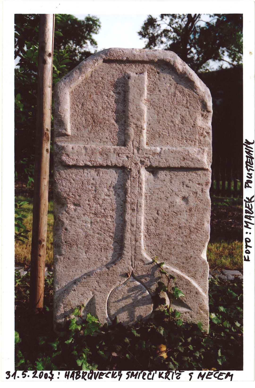 Habrůvecký smírčí kříž v Habrůvce - duchovní symbol Habrůvecké plošiny (2007).