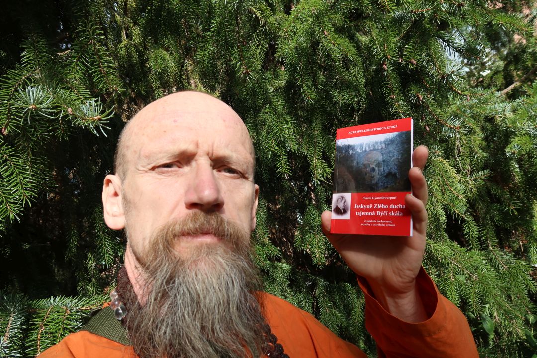 Dnes vyšla první knížečka o Býčí skále.